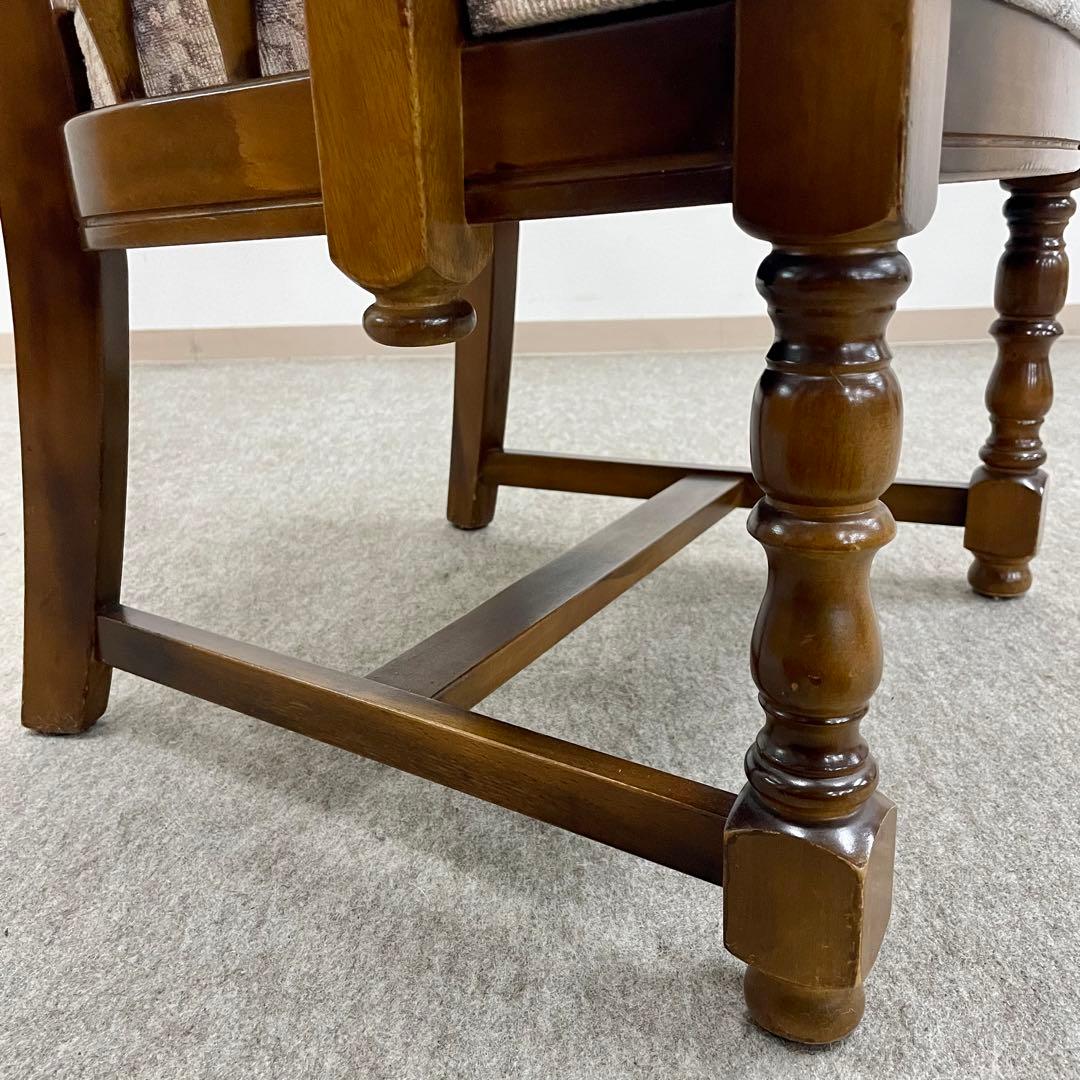 【カリモク】\"コロニアル\"CC3400 肘付食堂椅子 No.2