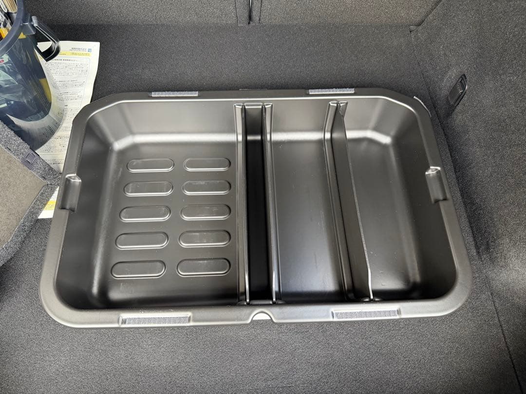 マツダ　NDロードスター　純正トランクルームトレイ