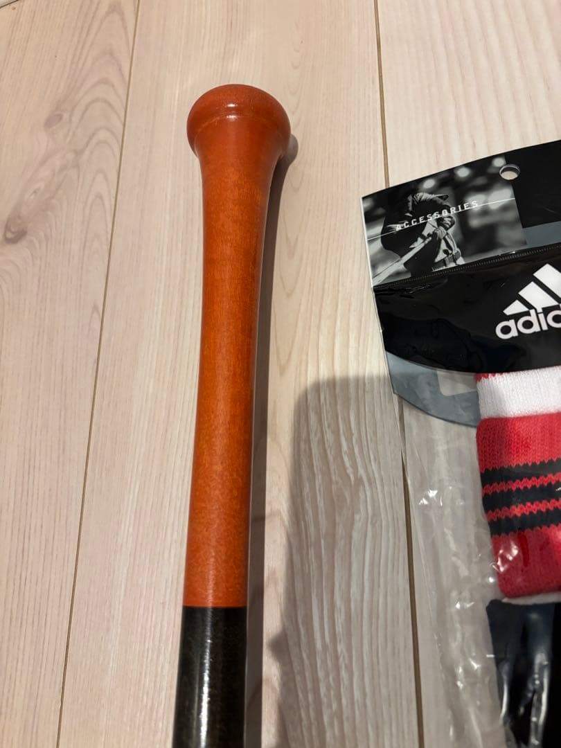 西岡剛2点セット リストバンド 木製軟式バット - メルカリ