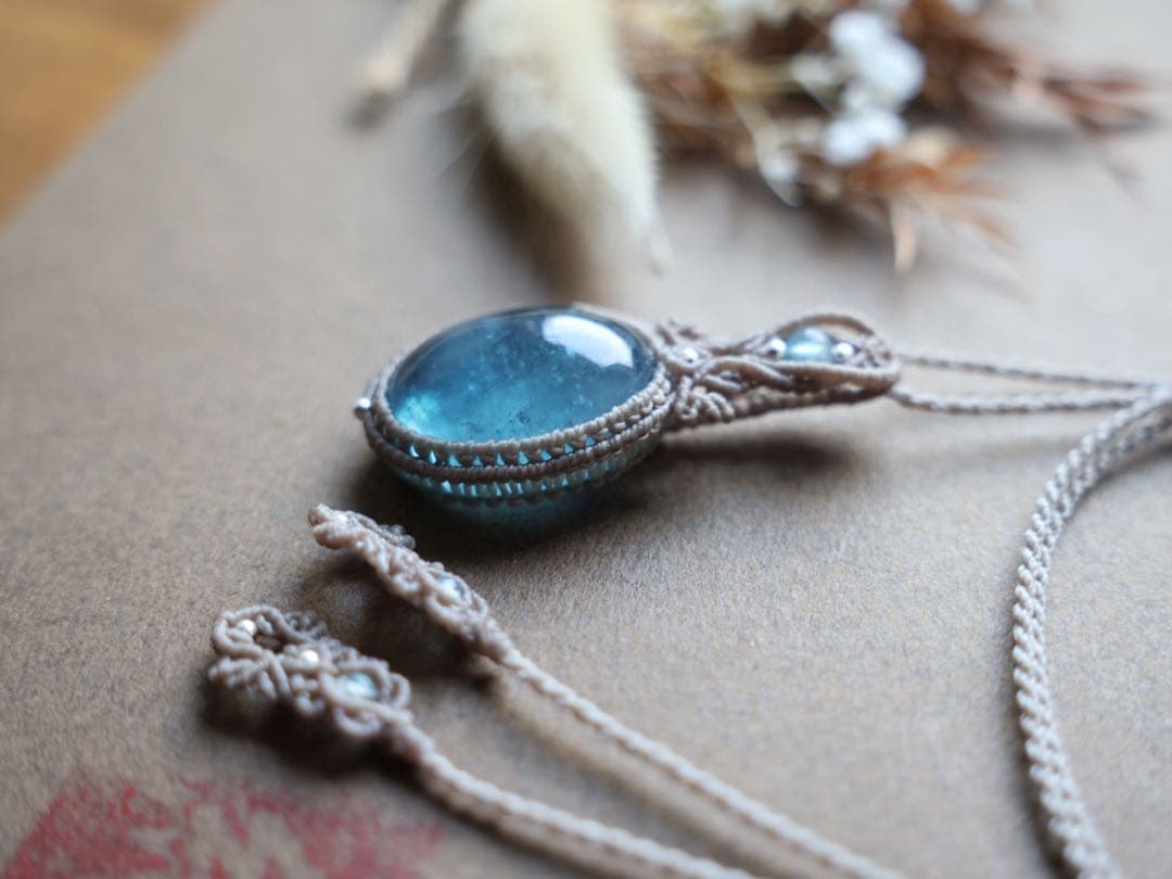 アクアマリン　マクラメ　ネックレス