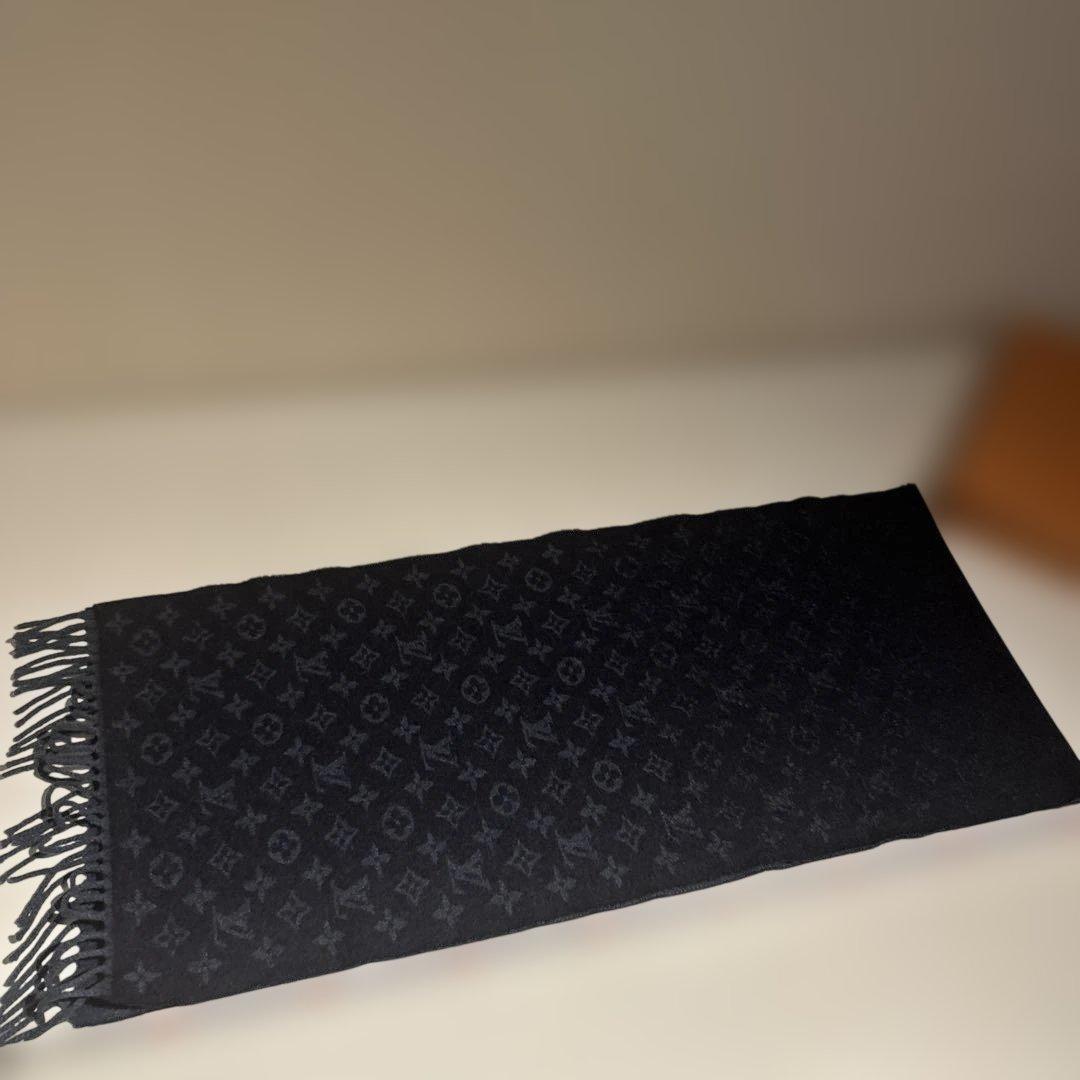 ルイヴィトン　マフラー　グラデーション　ネイビー　グレー系　暖かいです　箱付き