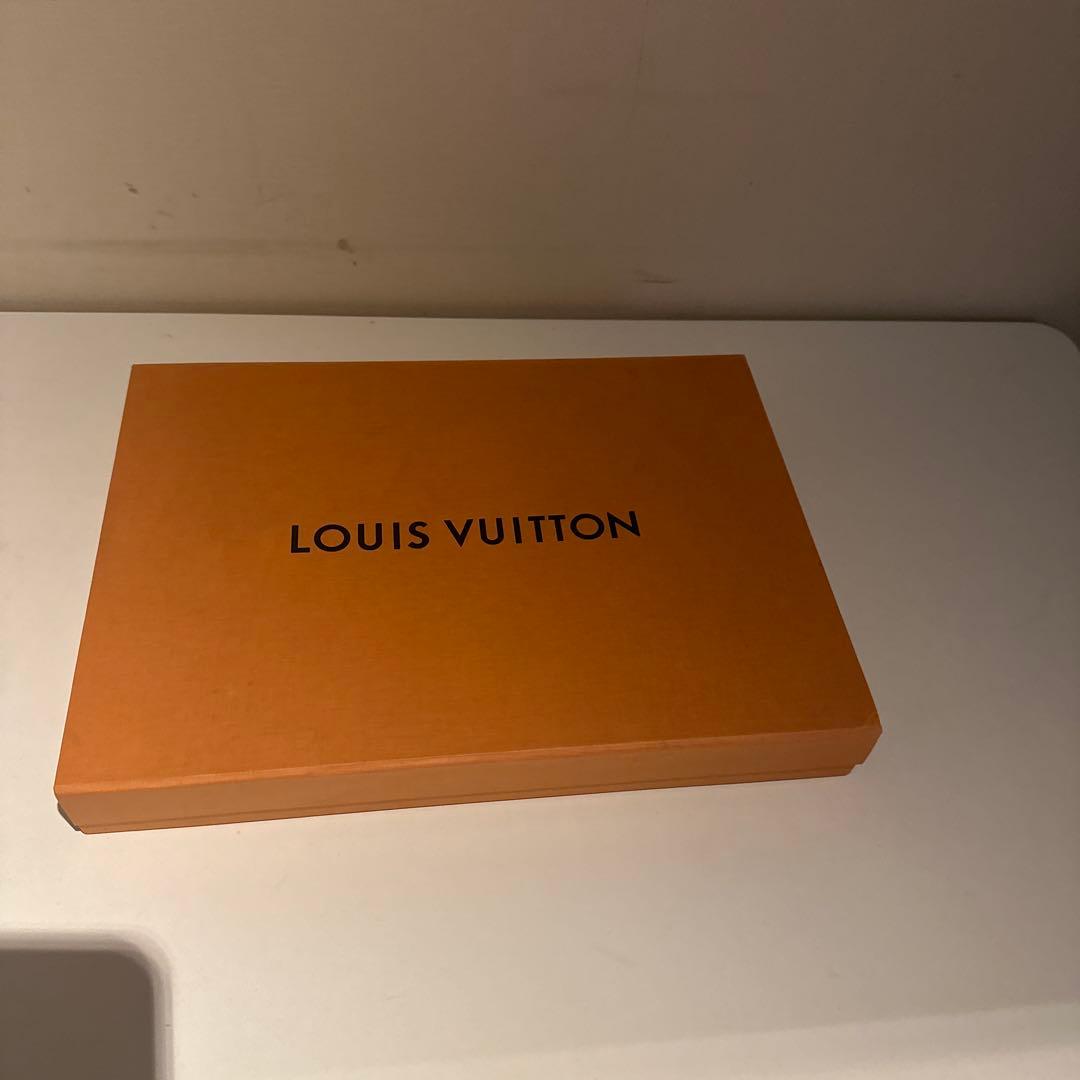 ルイヴィトン　マフラー　グラデーション　ネイビー　グレー系　暖かいです　箱付き