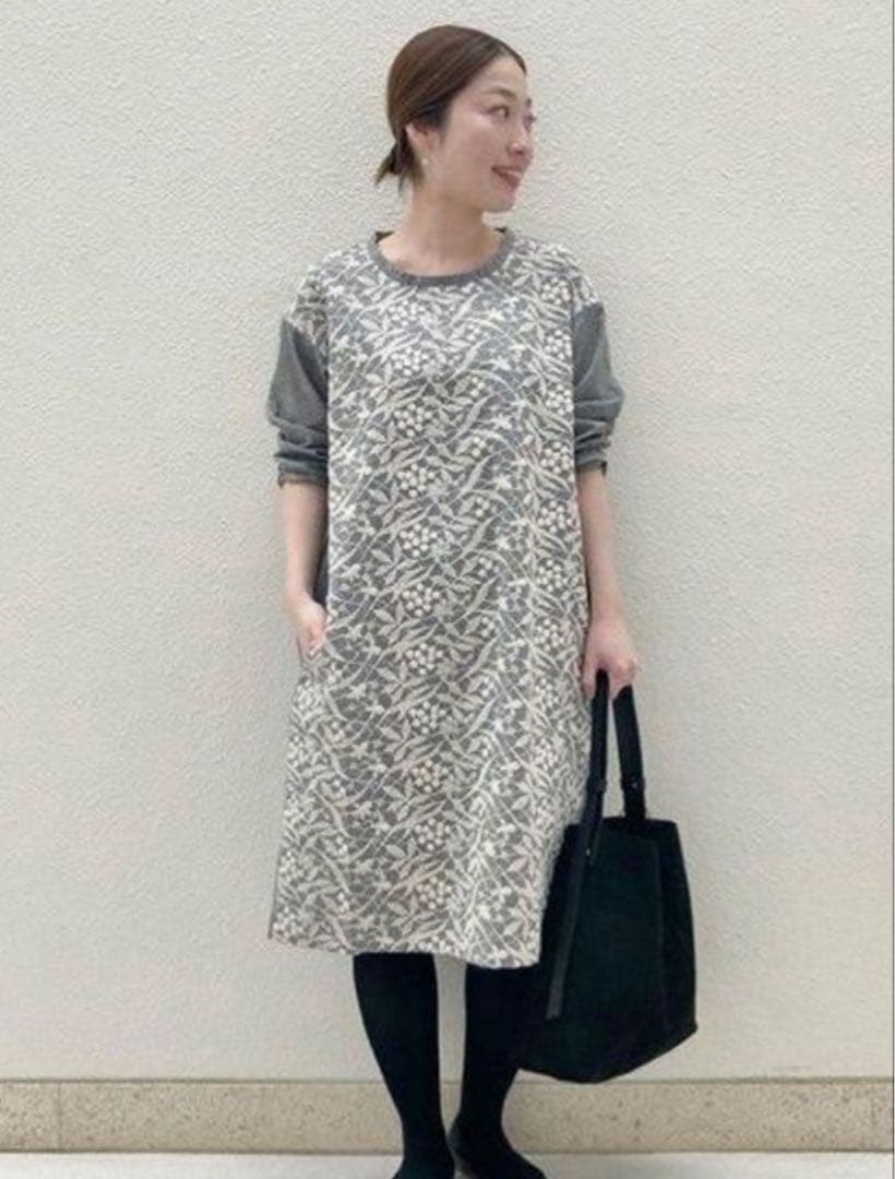 れんかれん様　一度のみ試着　美品　ビアズリー フロント刺繍ワンピース