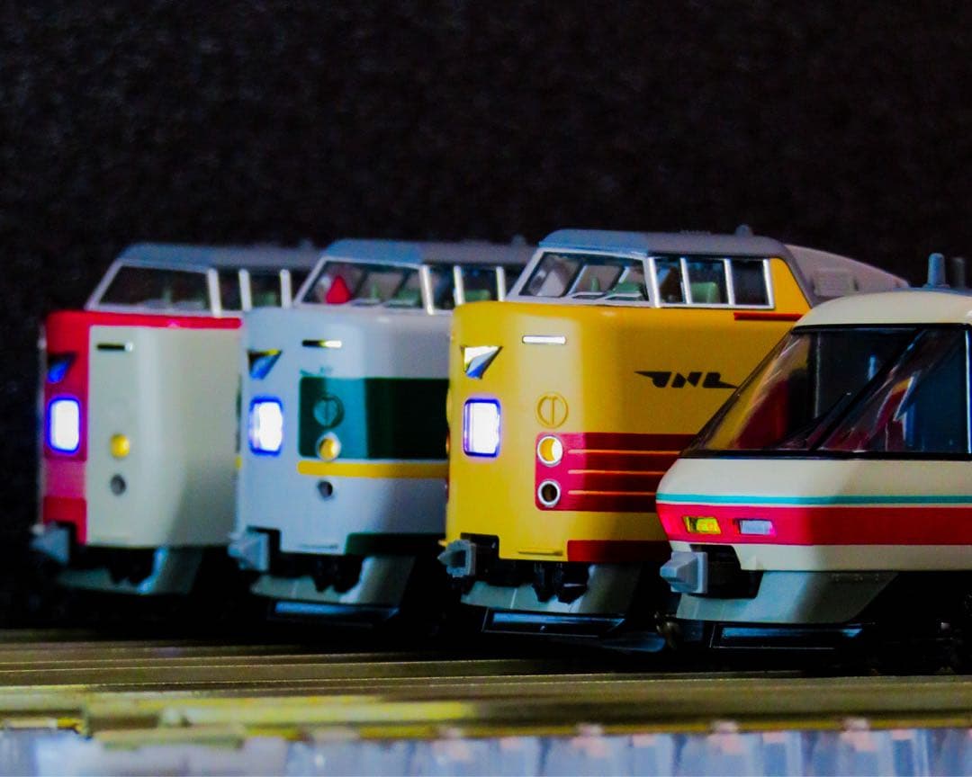 KATO 【特別企画品】 381系 ＜国鉄色リバイバルやくも＞【新品,未使用品】