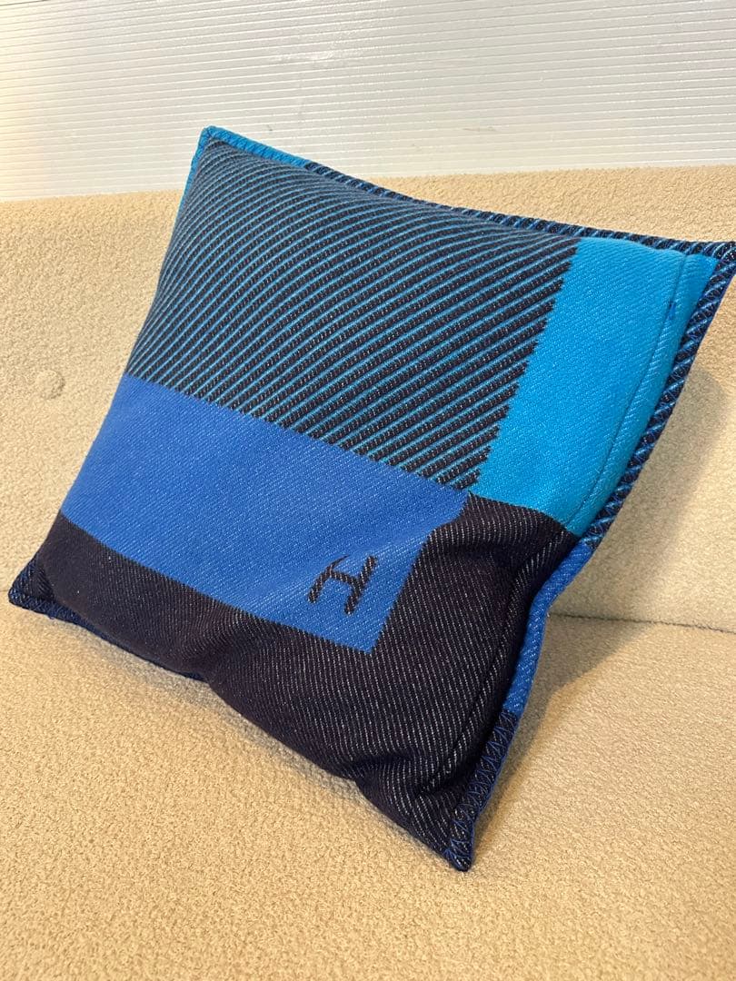 ⭐️【全国送料無料】　定価13万　HERMES エルメス　クッション　Hリヴィエラ