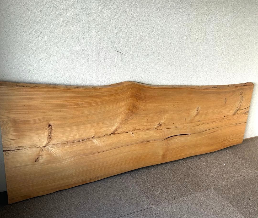 楡（北海道産ニレ）一枚板 天板（200cm x 57/75cm x 5.5cm）