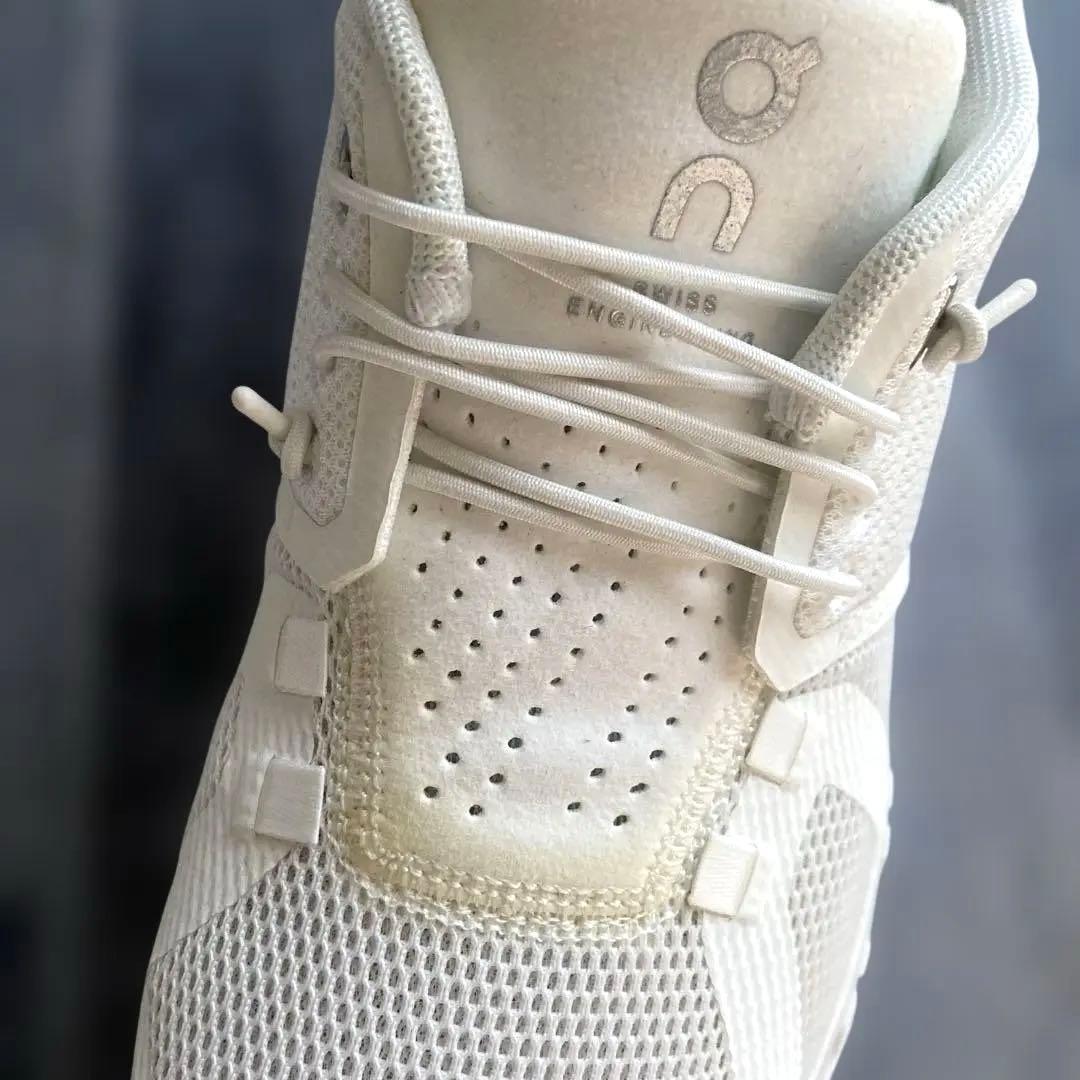 On Cloud 5 ホワイト スニーカー ★箱・付属紐付き