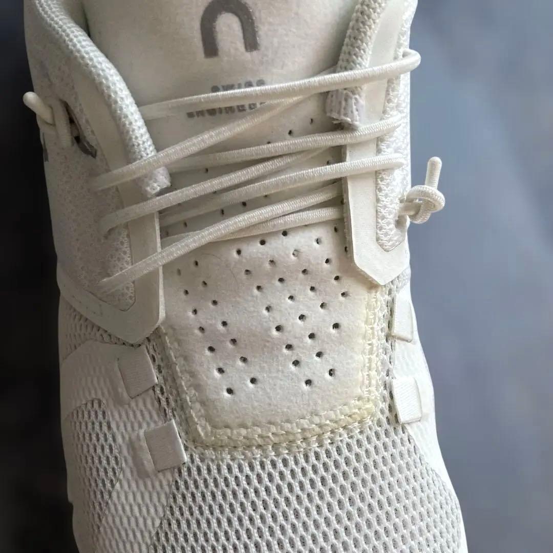 On Cloud 5 ホワイト スニーカー ★箱・付属紐付き