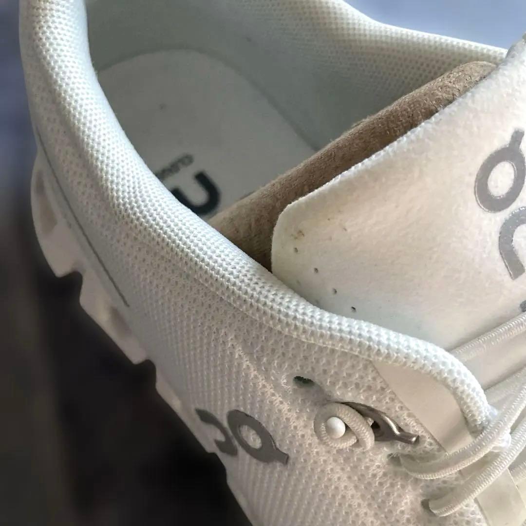 On Cloud 5 ホワイト スニーカー ★箱・付属紐付き