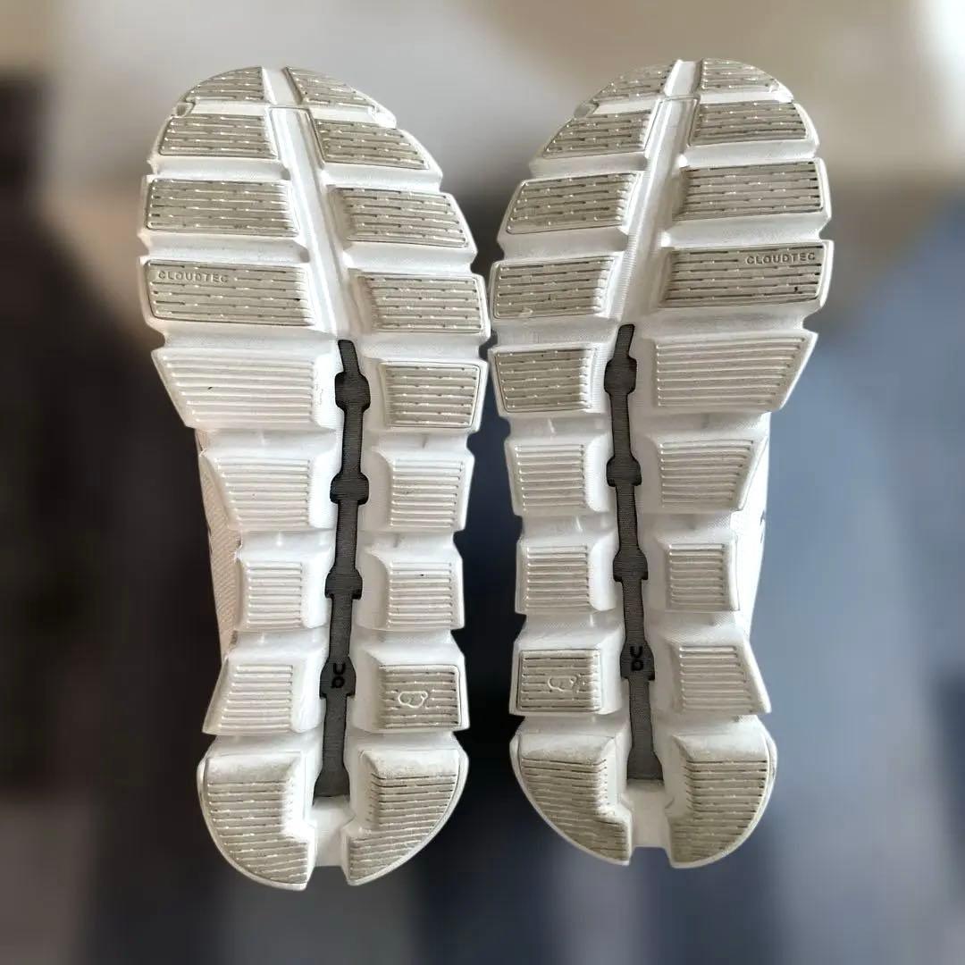 On Cloud 5 ホワイト スニーカー ★箱・付属紐付き