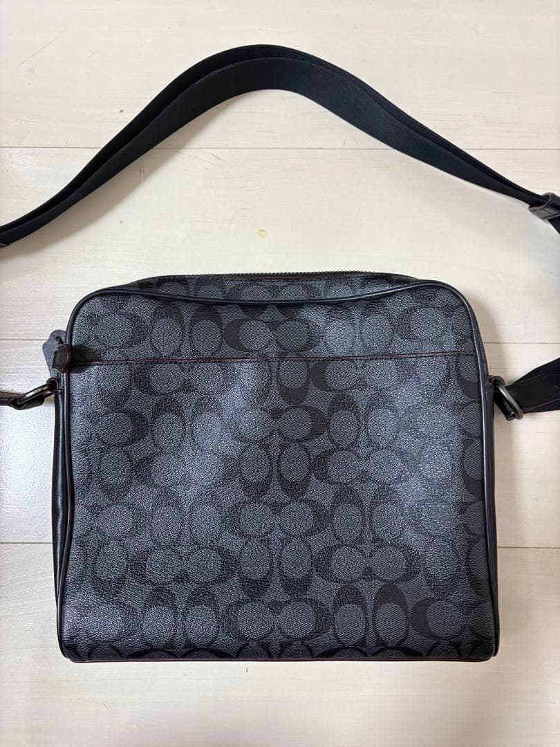 破格★超美品★日本未発売★Coach ブラック ショルダーバッグ 狼プリント