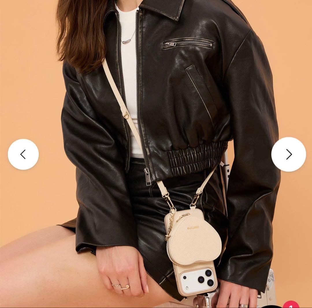 custype ハート型ポーチ付きiPhoneケース　17pro max