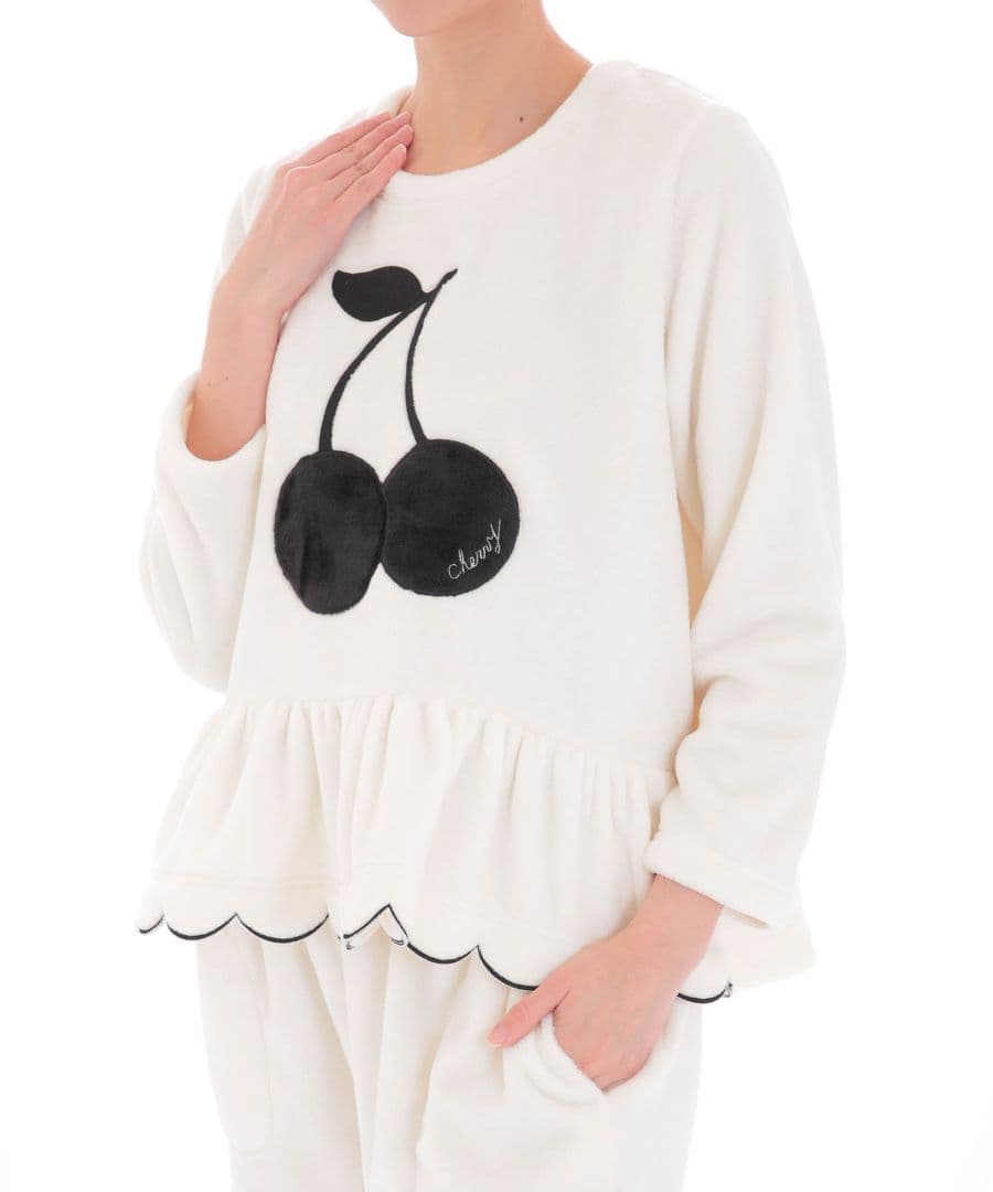 ナルエー ムーンターン チェリー さくらんぼ パジャマ