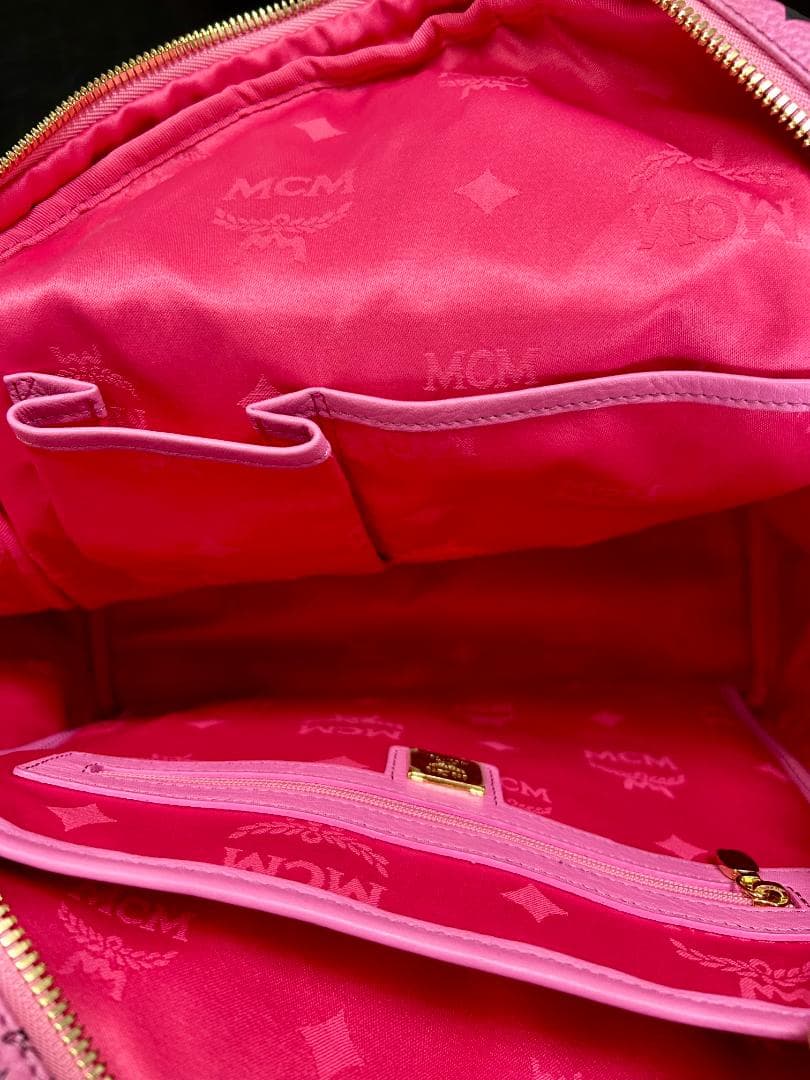 【美品】MCM ピンクロゴリュック