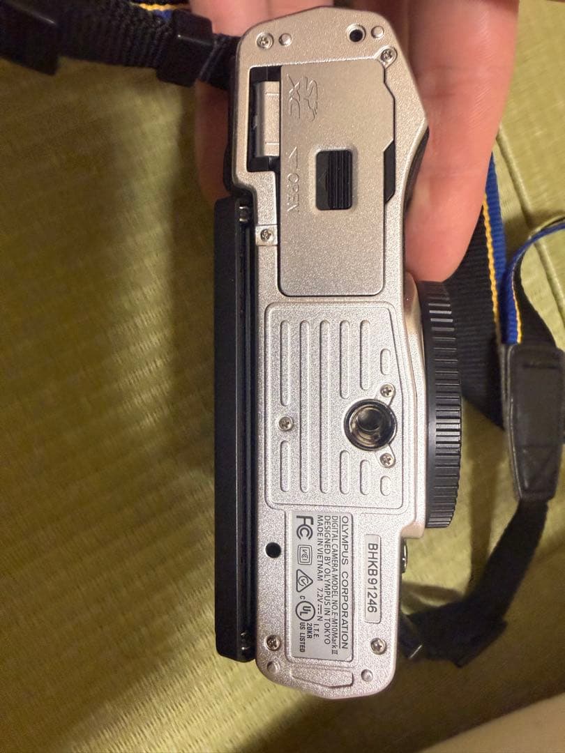 OLYMPUS OM-D E-M10 II シルバーカメラセット