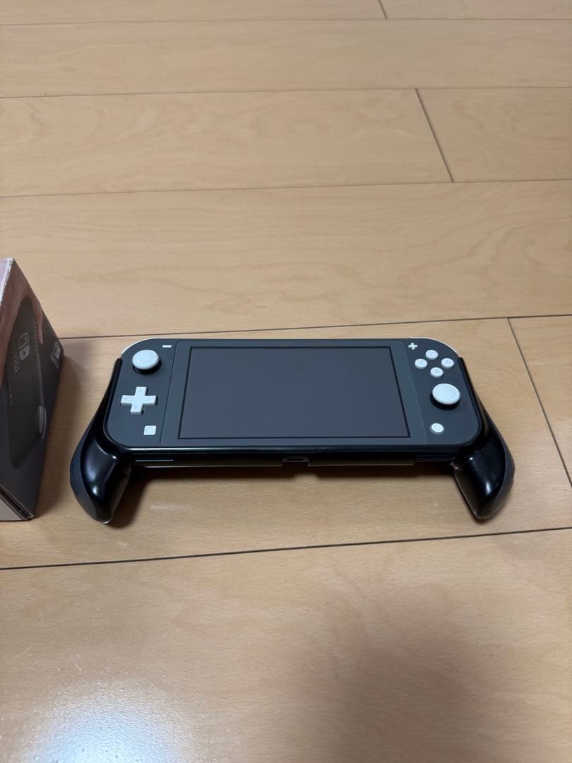 Nintendo Switch Lite ブラック 本体　ハンドルカバー付き