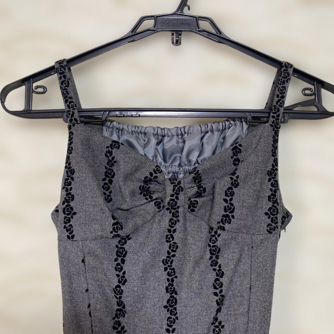 イノセントワールド濃グレー シャンデリアフロッキープリントノースリーブワンピース