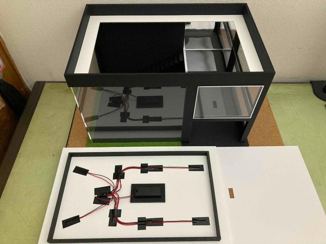ミニカー用ジオラマ：1/18 ショールーム＆ガレージⅣ（吹き抜け2階