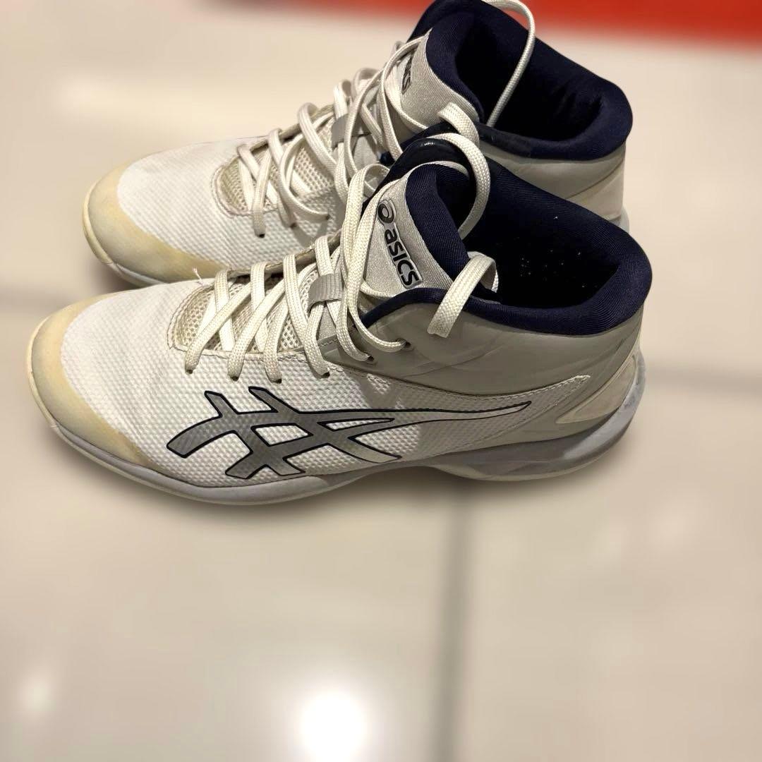 【綺麗】asics バスケシューズ　23.5cm