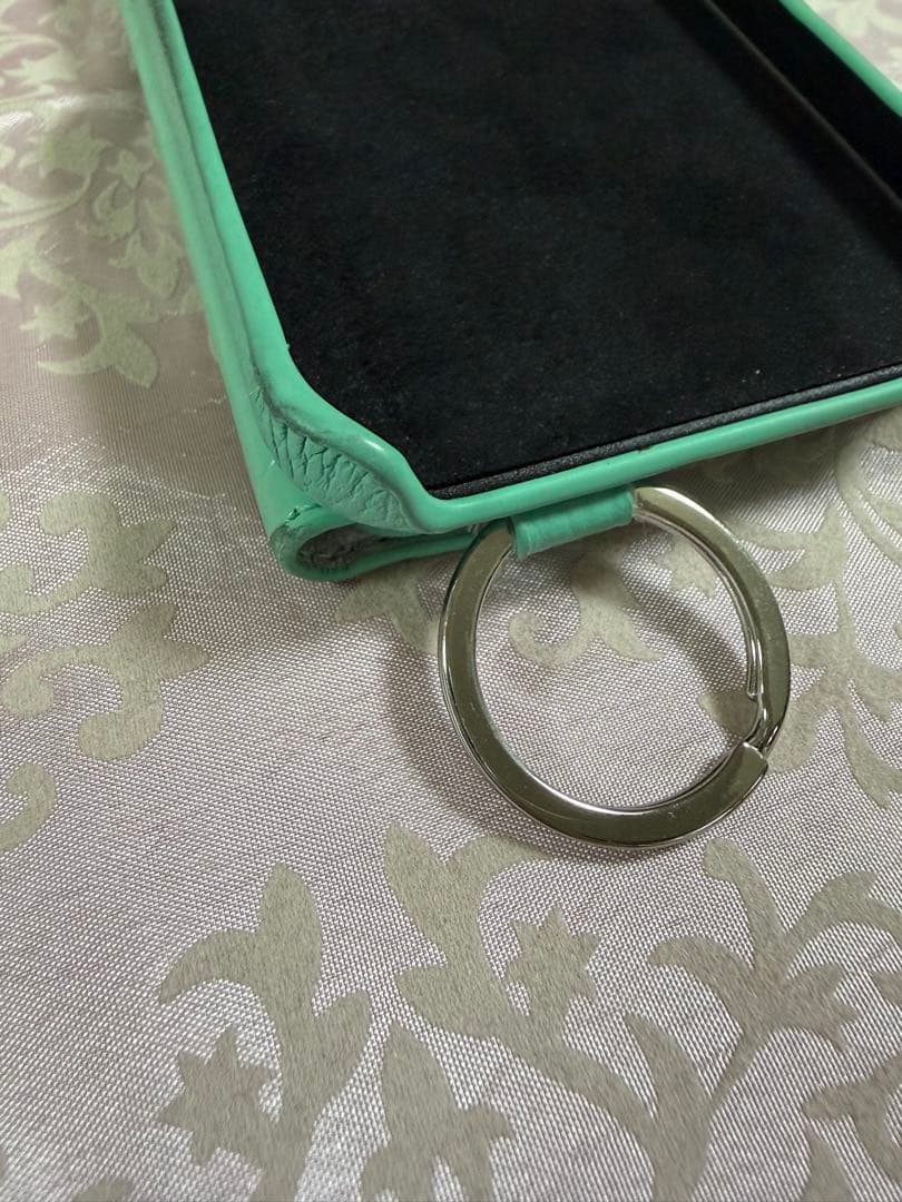 鈴木亜美さん しぃちゃん　コラボ　iPhoneケース iPhone13 手帳型