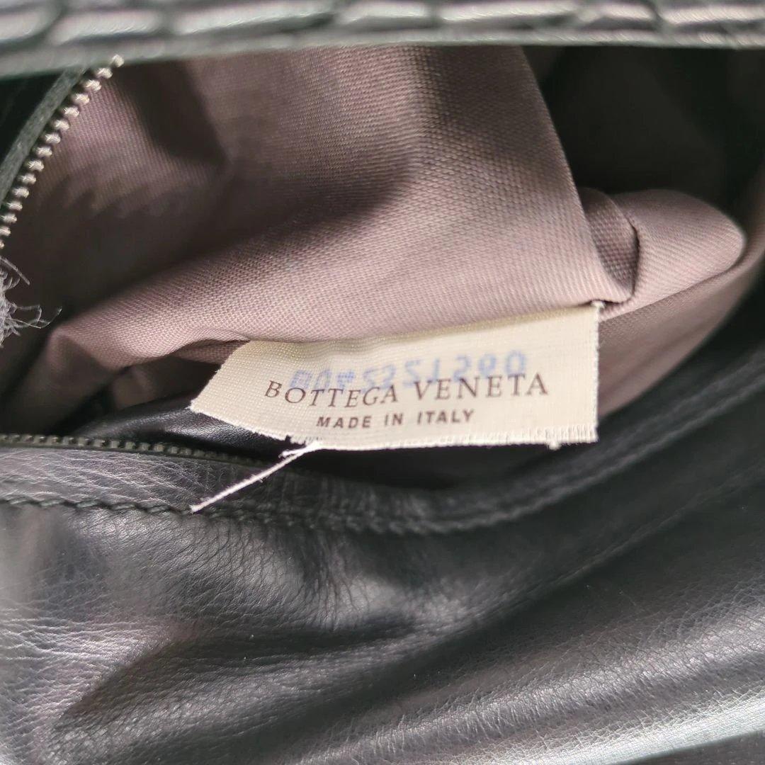ボッテガヴェネタ イントレチャート ショルダーバッグ メッセンジャー 黒