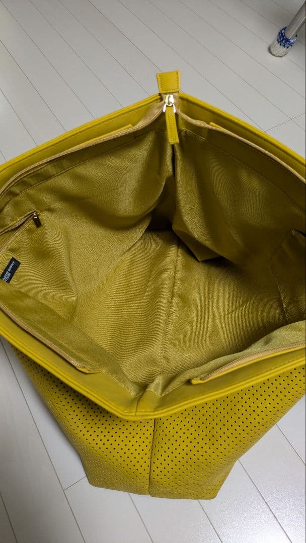 MASTER BUNNY EDITION パンチングスエード トートバッグ