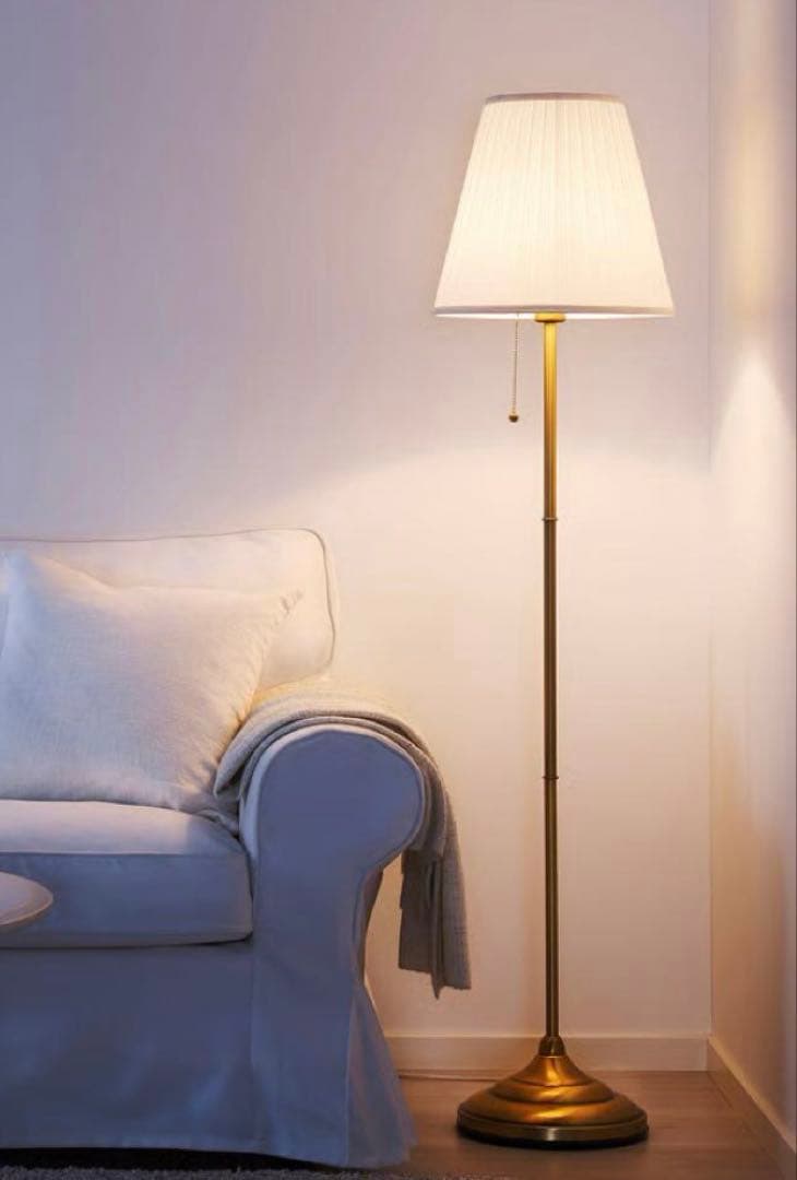 IKEA♡ÅRSTID オースティード♡フロアランプ 真ちゅう/ホワイト