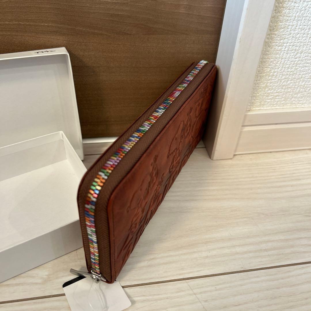 【未使用】スヌーピー 本革　長財布　型押し　ラウンドファスナー　箱入り
