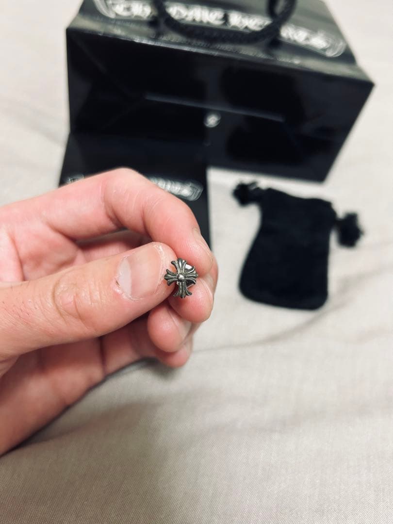 早い者勝ち！クロムハーツシルバークロスピアス