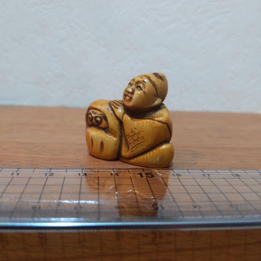 時代提げ物 人物根付 天然素材 在銘【達磨職人】高さ約3.3cm