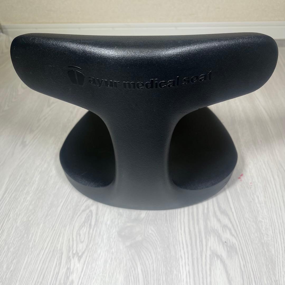 ブラック　姿勢矯正用チェア　アーユルチェア　椅子