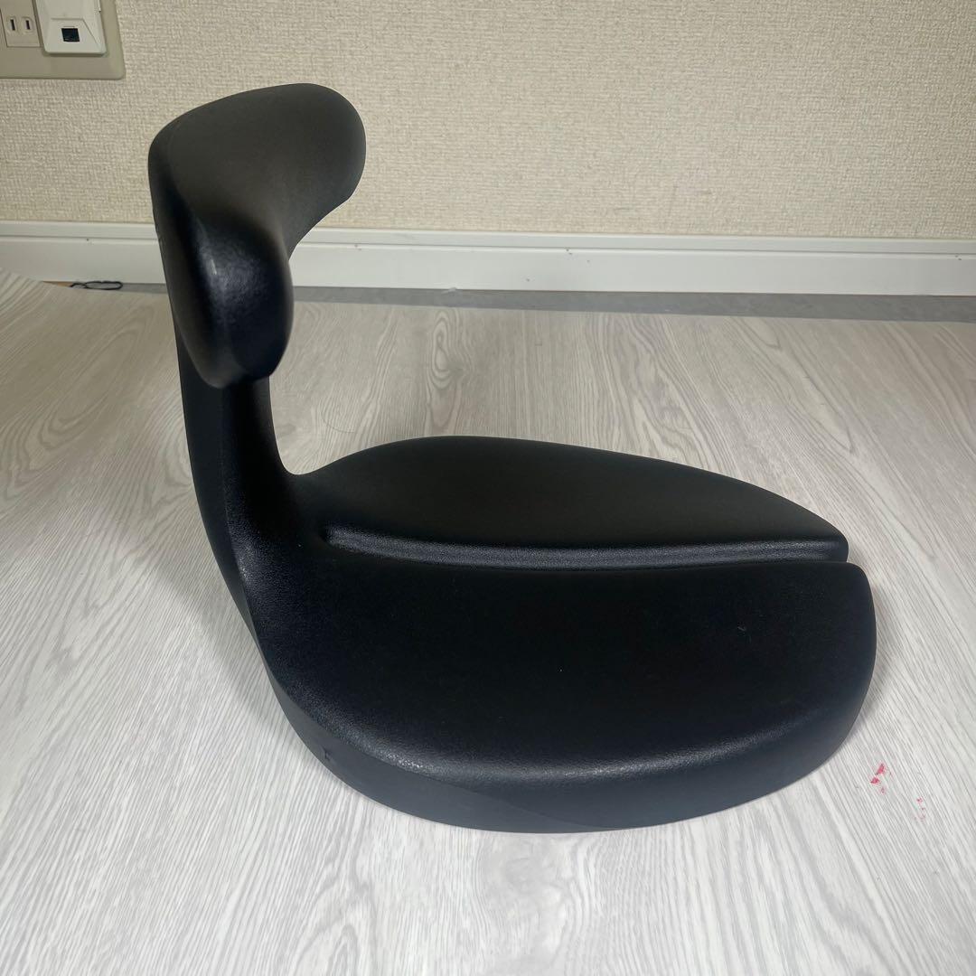 ブラック　姿勢矯正用チェア　アーユルチェア　椅子