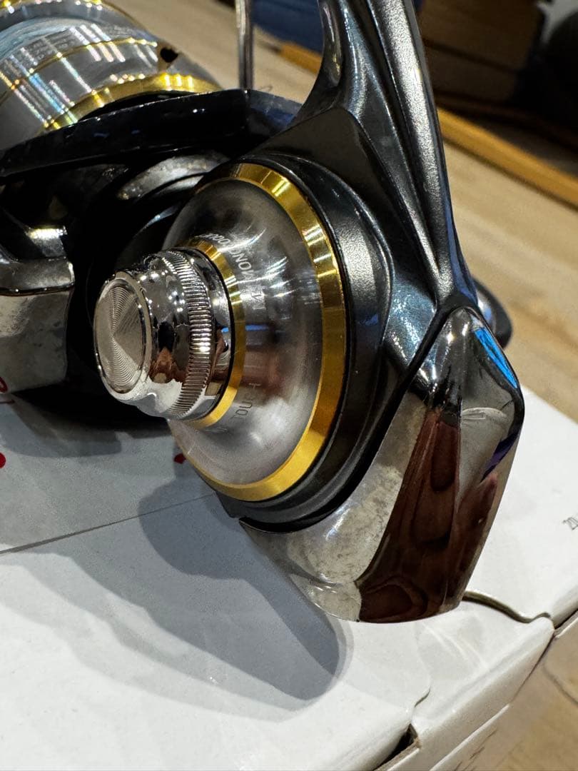 Luvias 3000-C スピニングリール