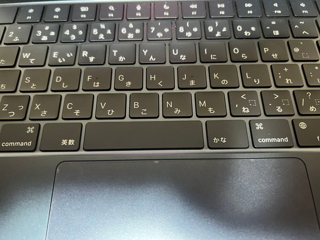 MacBook Air M2 13.6インチ　Mid2022•8GB256