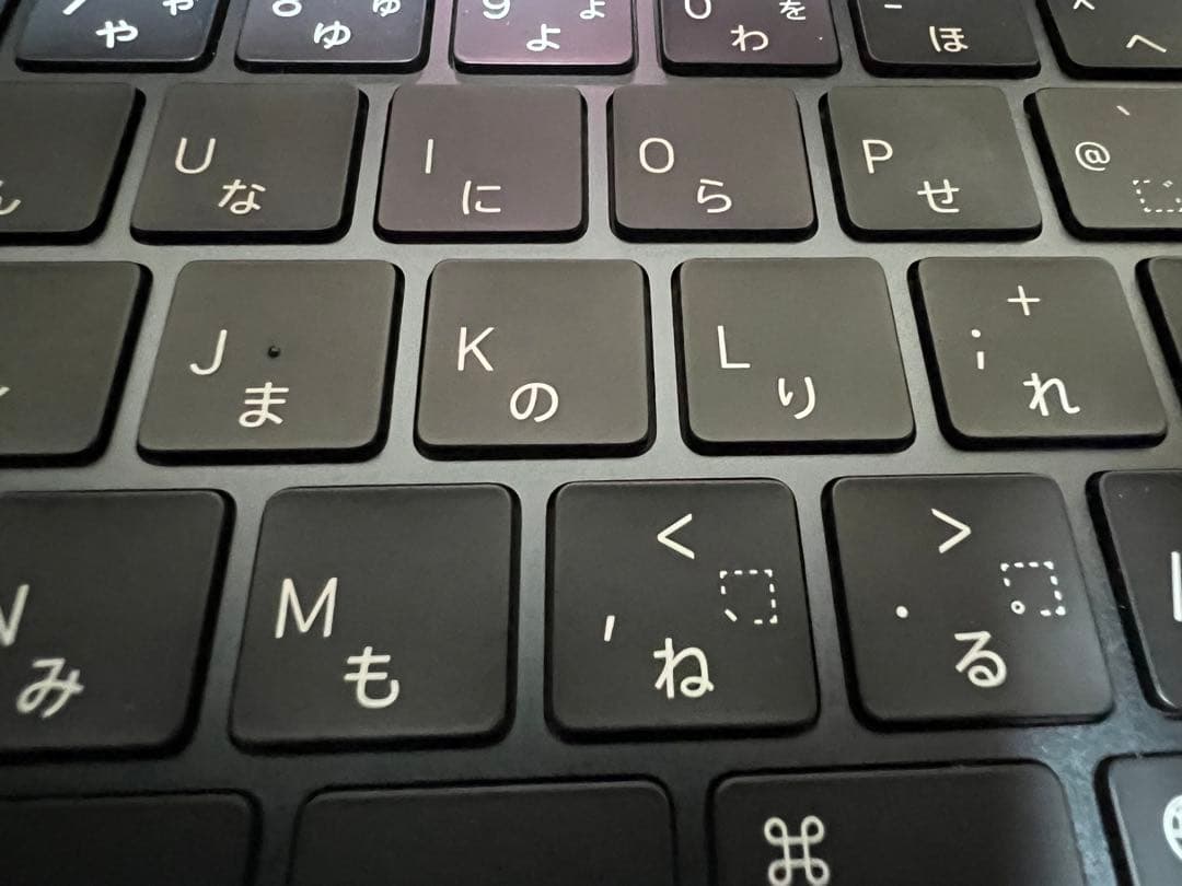 MacBook Air M2 13.6インチ　Mid2022•8GB256