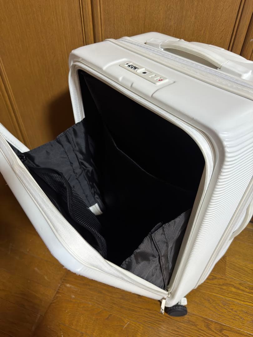 スーツケースＭ前開き拡張型ドリンクホルダーキャスターストッパー付き