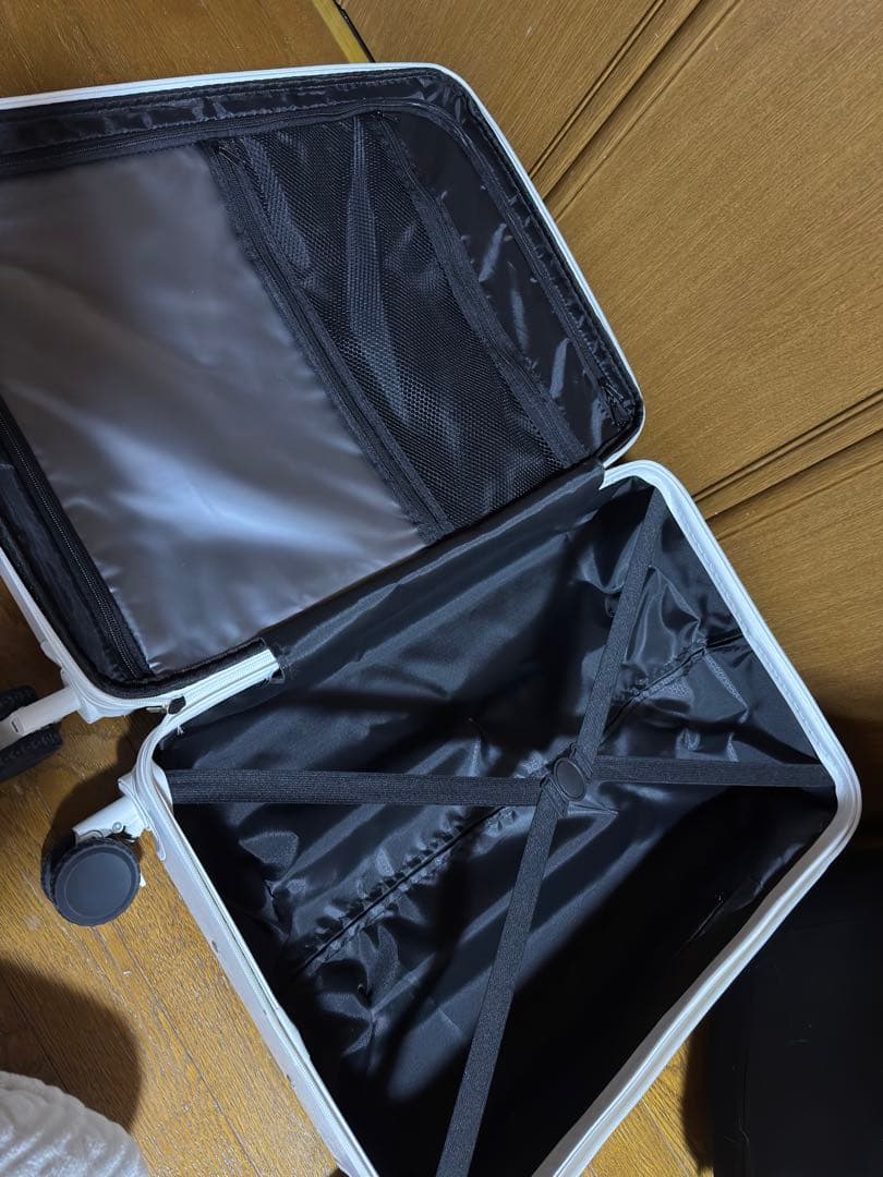 スーツケースＭ前開き拡張型ドリンクホルダーキャスターストッパー付き