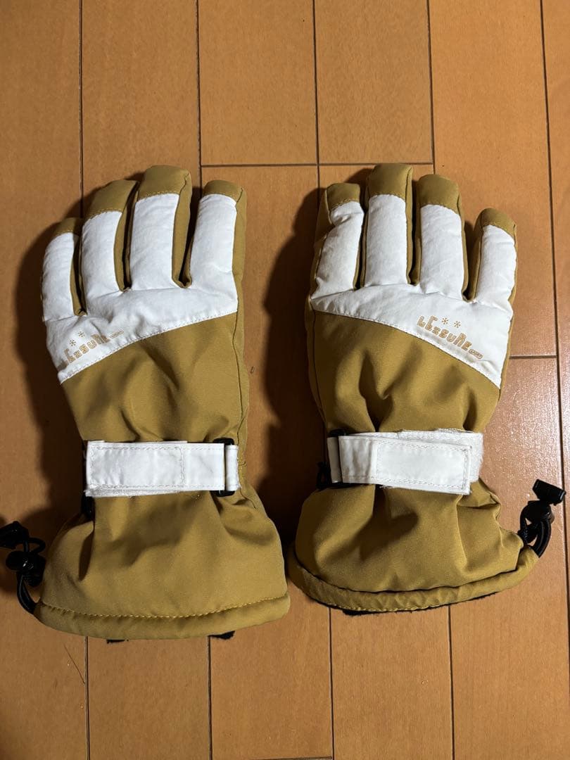 スキー、スノーボード用ウェアセット（ジャケット・パンツ・手袋・プロテクター）