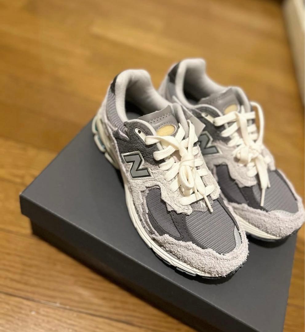希少 NewBalance 23.5cm ニューバランス 2002レインクラウド