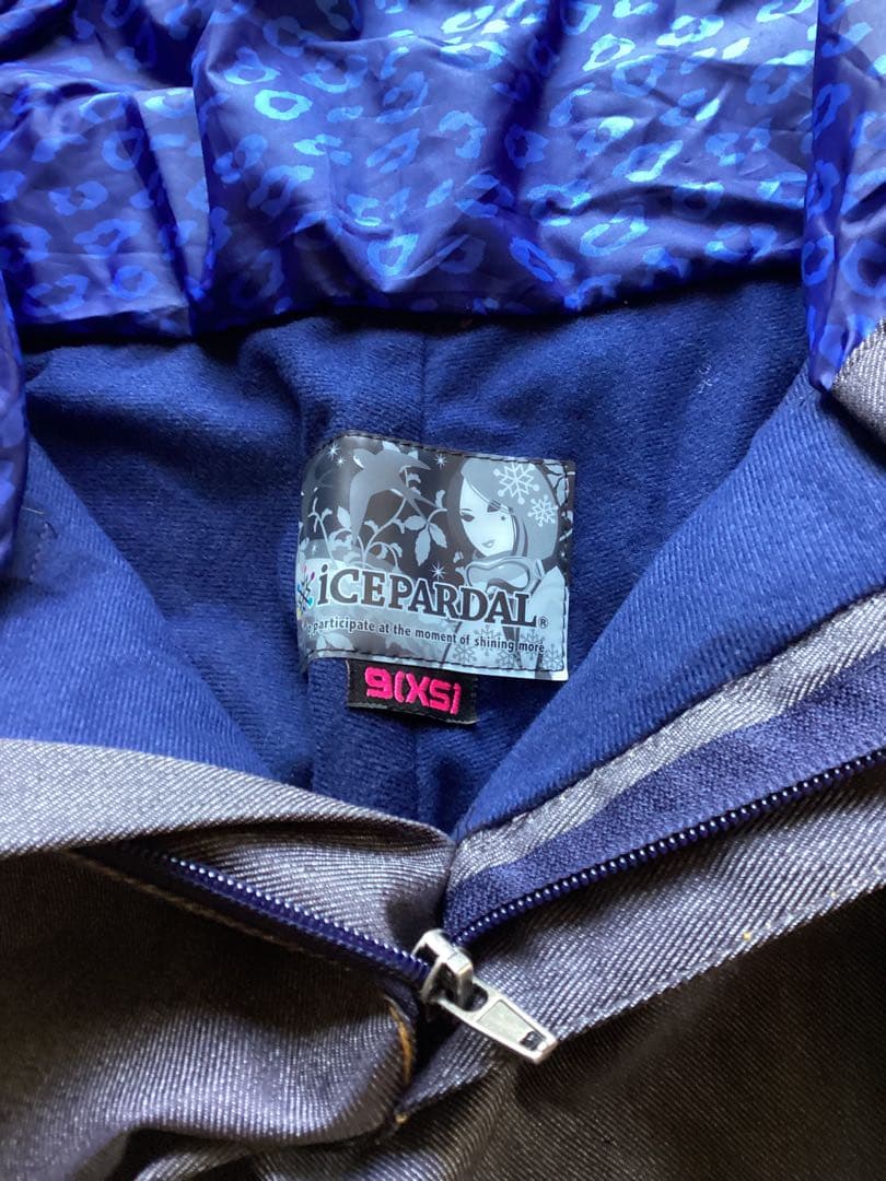新品　ICEPARDALレディース9号スノボウェアスキーウェア
