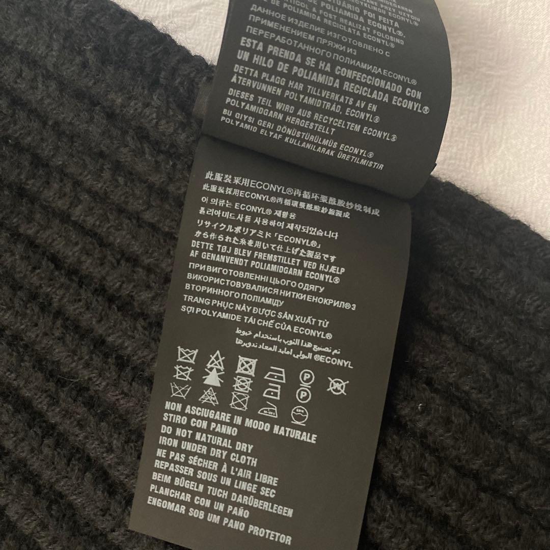 プラダ PRADA 三角プレート ニット マフラー UMS354