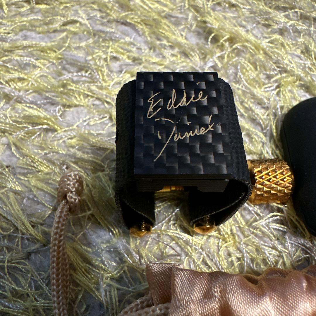 エディダニエルズ　アルトサックスメタル用　リガチャー　カーボンファイバー