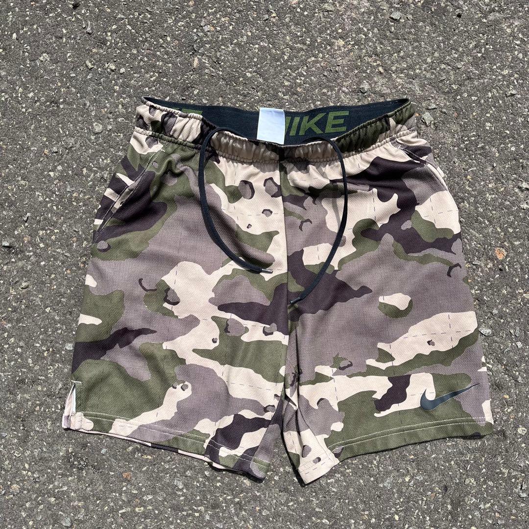NIKE ナイキ 迷彩 ミリタリー ランニングパンツ ハーフパンツ カモフラ