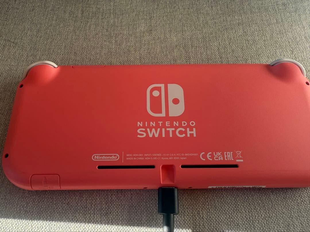 Nintendo Switch Lite（コーラル）　2024年製