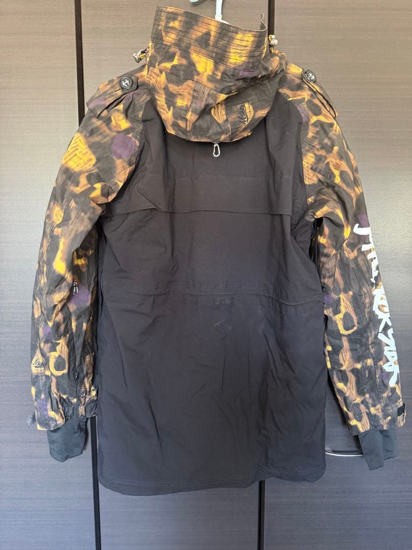 マウンテンロックスター　ハルマキジャケット