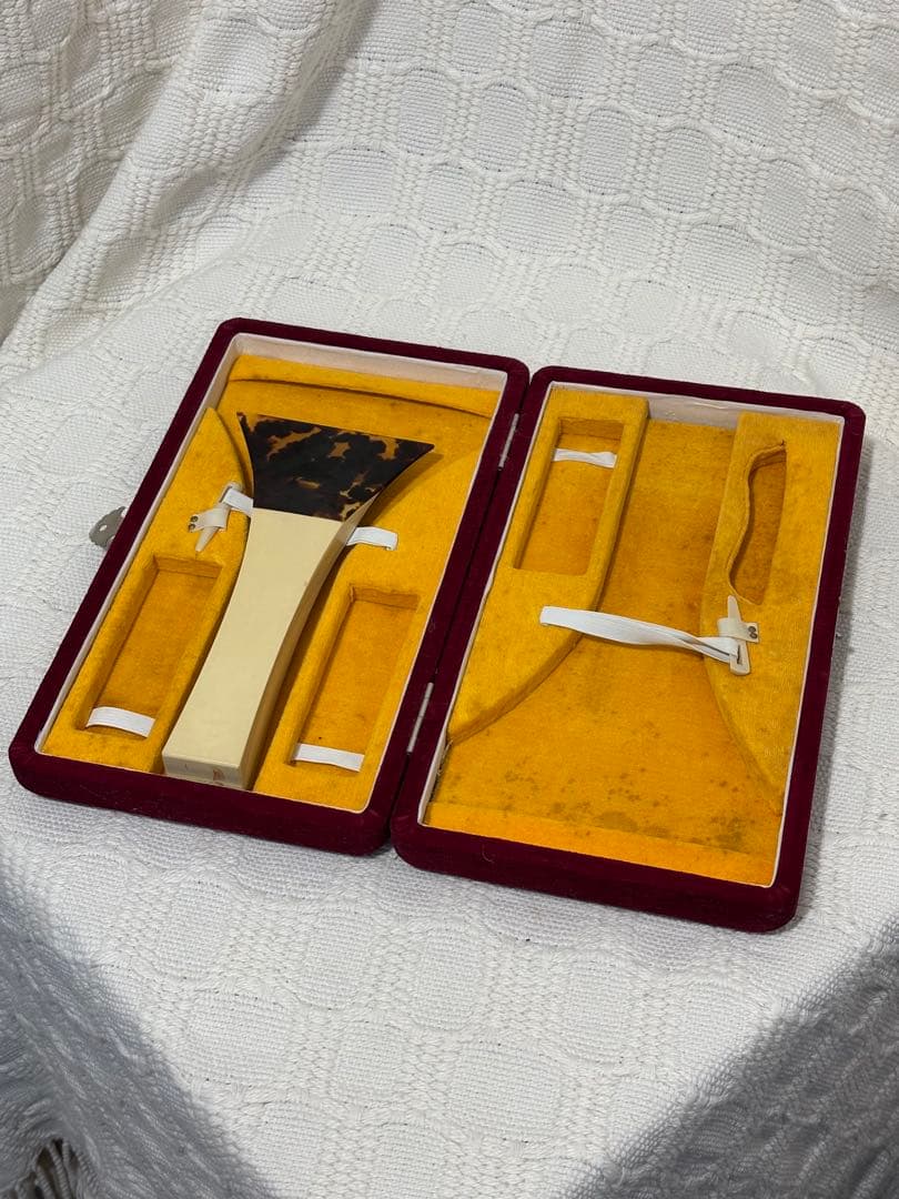 ✨中古品✨三味線 撥 バチ 本鼈甲？ べっ甲？ 13号　箱付き