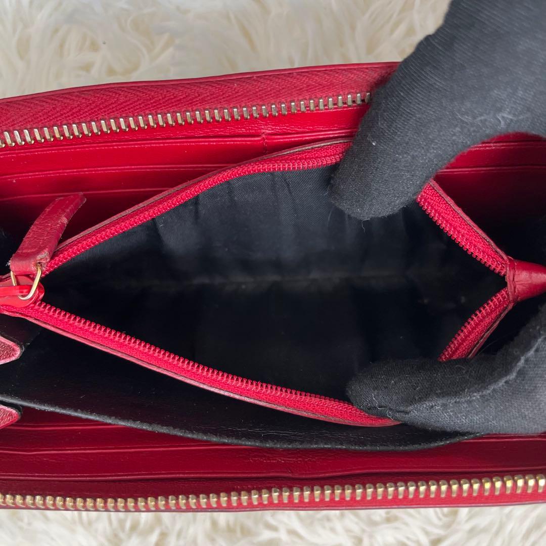 Yves Saint Laurent ラウンドジップ 長財布 ブラック/レッド