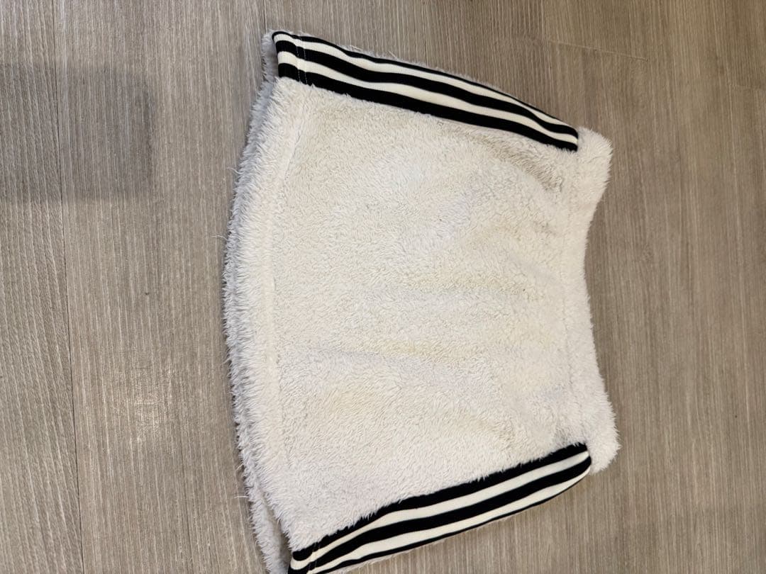 adidasファー素材ジャケットとスカートセット