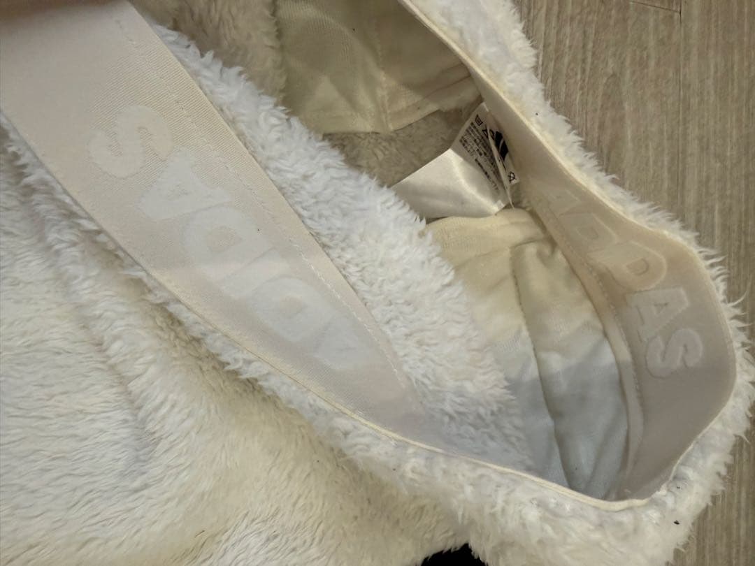 adidasファー素材ジャケットとスカートセット