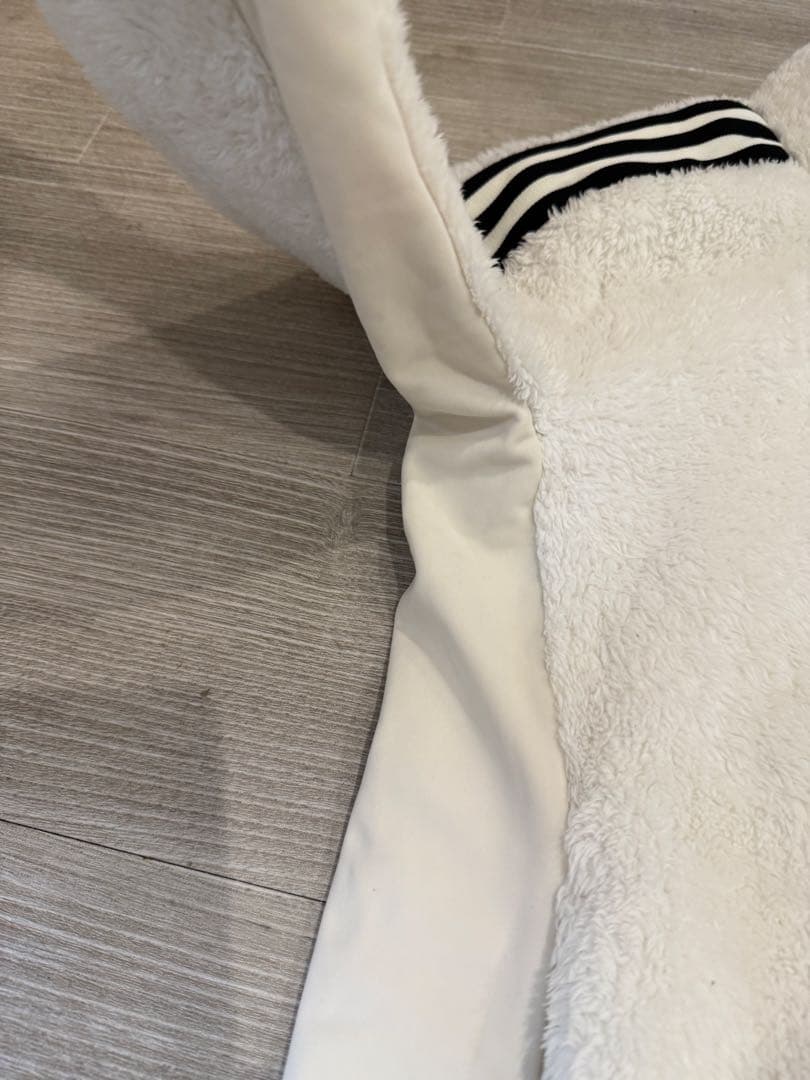 adidasファー素材ジャケットとスカートセット